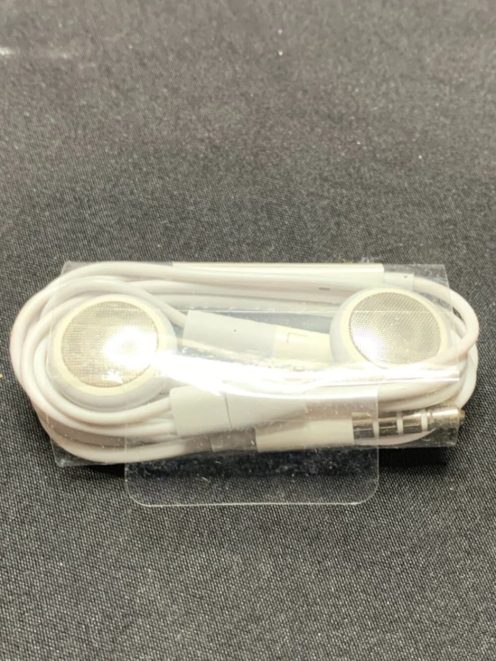 Authentic OEM Apple iPod/iPhone Wired Earbuds Volume Control & Mic